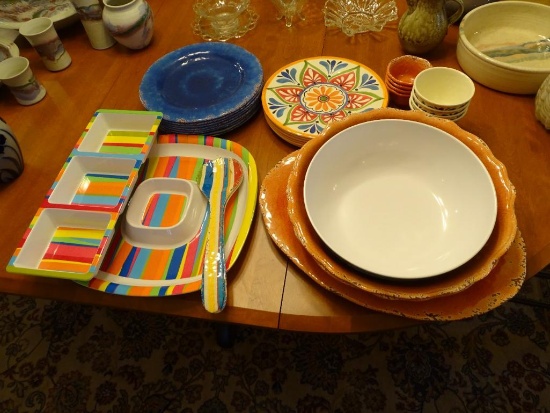 Pier 1 Blue Plates (8), Flower plates (6), 3 Bowls, Platter and Chip/Dip w/serving spoon-all plastic