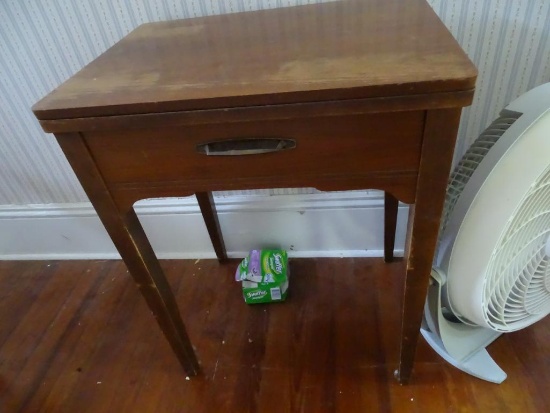 Table-31"H x 24"W x 17.5"D