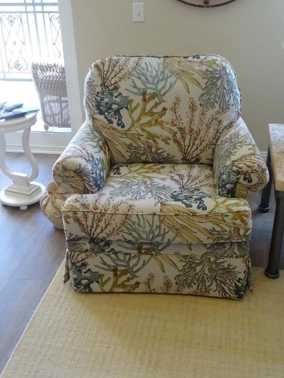 Large Club Chair-made by La-Z-Boy-recovered w/ new cushions in 2019.