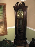Beautiful solid wood Howard Miller Grandfather Clock-SN 613781. Needs maintenance.