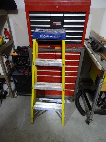 Louisville Ladder-4'-Fiberglass