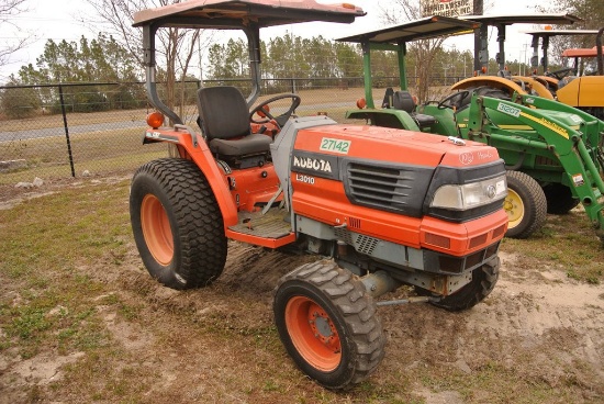 2002 KUBOTA L3010 4X4 TRACTOR