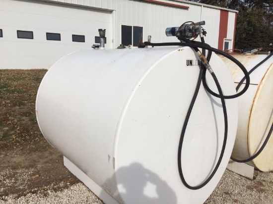 1000 Gal Horizontal Fuel Tank w/ Pump