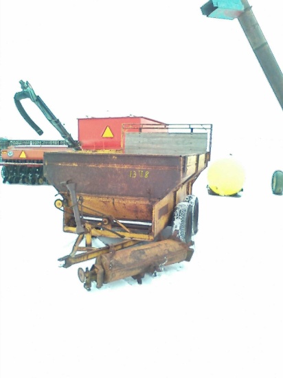 Kelly Ryan Manure Spreader