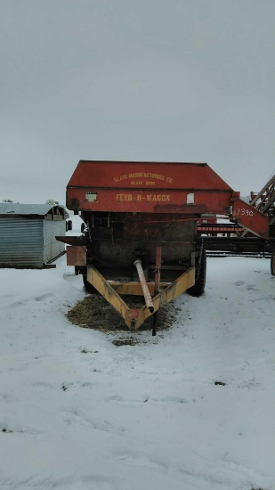 Kelly Ryan Feed Wagon