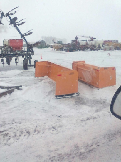 IA Snow Pusher