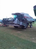 Gleaner R52 Combine