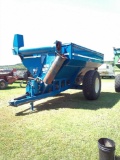 Kinze 640 grain cart