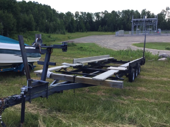 25' Bunk style pontoon trailer