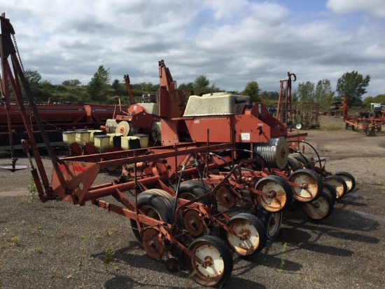 Ih # 400, 6- row planter, 30"