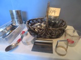 MIXED LOT KITCHEN UTENSILS