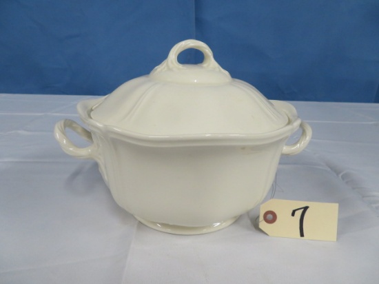 WEDGEWOOD ENGLISH BOWL W/ LID