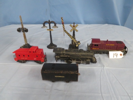 LIONEL TRAIN ENGINE a& MISC. TRAIN CARS, CROSSING GATE a& LIGHTS