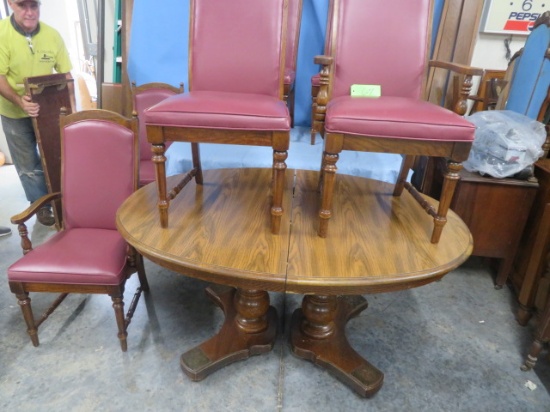 OAK TABLE W/ 6 CHAIRS - 1 CHAIR HAS BROKEN SPINDLE