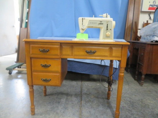 SEWING MACHINE IN WOODEN CABINET