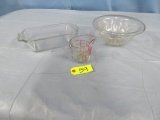 3 PC. GLASS BAKING DISHES & MEASURING CUP