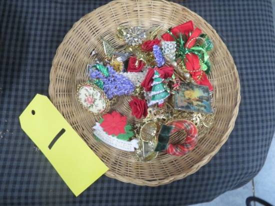 MISC. LOT OF LADIES PINS AND BROOCHES