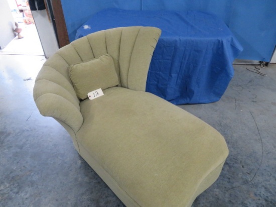 UPHOLSTERED CHAISE LOUNGE IN BEIGE