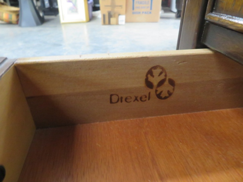 DREXEL SIDE TABLE 24 X 17 X 31 | Estate & Personal Property Personal  Property | Online Auctions | Proxibid
