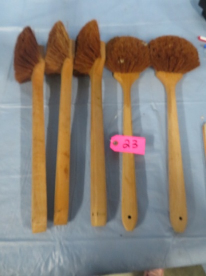 WOODEN HANDLE BRUSHES