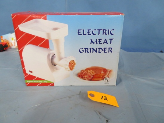 ELECTRIC MEAT GRINDER NEW IN BOX
