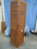 BI FOLD LOUVERED DOOR