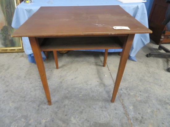 OLD COUNTRY TABLE 32 X 28 X 30