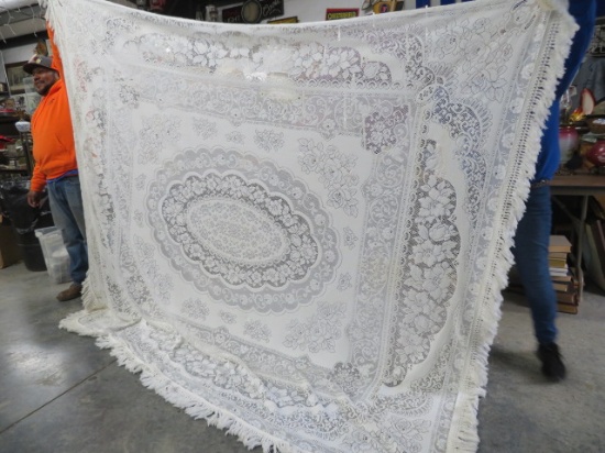 WHITE LACE BEDSPREAD