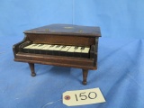 FILENE'S TOY SHOP TOY PIANO