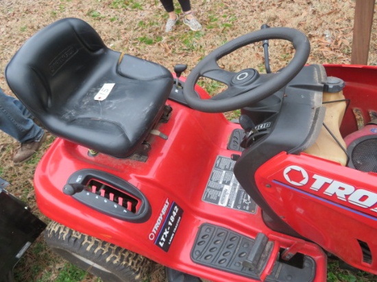 TROY BILT LAWNMOWER LTX 1842  42" CUT  18 HP MOTOR