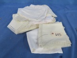 ASSORTMENT OF TABLE LINENS