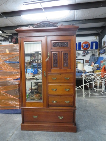 ANTIQUES & COLLECTIBLE AUCTION