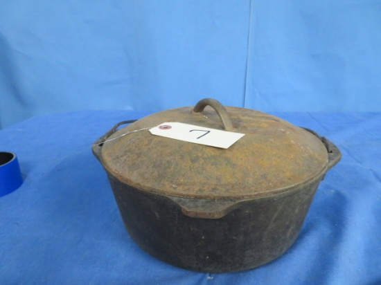 CAST IRON POT W/ LID