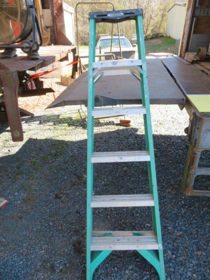 WERNER FIBERGLASS LADDER