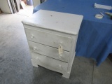 WHITE 3 DRAWER CHEST  25 X 18 X 32 T
