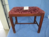 DRESSING BENCH