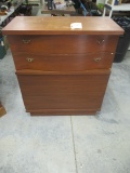 CHEST OF DRAWERS  39 X 18 X 44