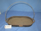 CAST IRON SKILLET W/ HANDLE
