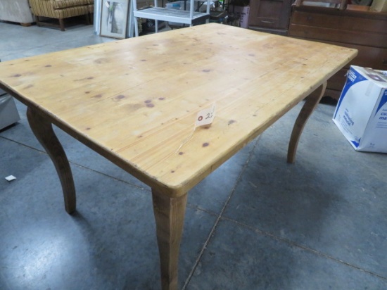 OLD COUNTRY TABLE  60 X 39 X 30