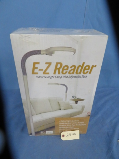 E-Z READER FLOOR LAMP W/ ADJUSTABLE NECK