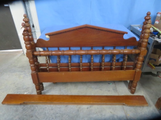ANTIQUE WALNUJT BED - FULL W/ WOODEN RAILS
