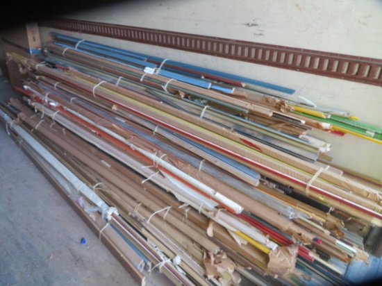 LARGE AMOUNT OF FRAME MOULDING 4 FT. TO 12 FT