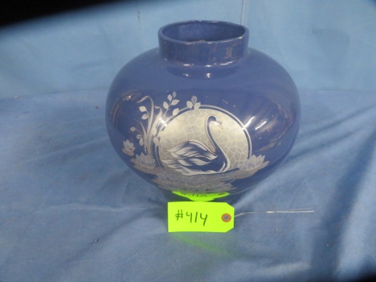 VASE W/ SWAN