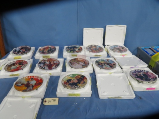 12 GONE WITH THE WIND MUSICAL COLLECTOR PLATES