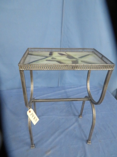 SMALL METAL TABLE W/ STAR FISH ON TOP