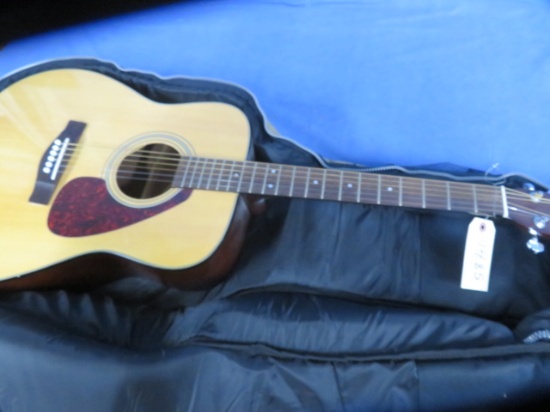 YAMAHA ACOUSTIC GUITAR