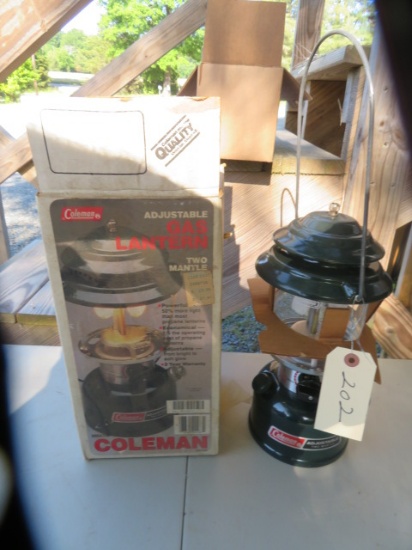 COLEMAN 2 MANTLE GAS LANTERN