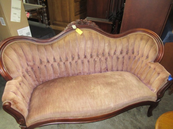 BUTTON & TUCK VICTORIAN  SOFA