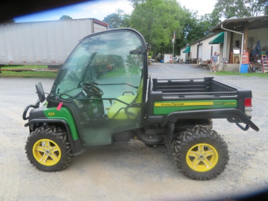 2010 JOHN DEERE GAS GATOR 825i W/ 130 HRS. W/ELECTRIC  DUMP BED, ELECTRIC FUEL INJECTION - 4 WD  ,