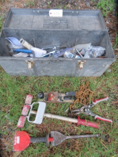 TOOL BOX WITH CARPET TOOLS